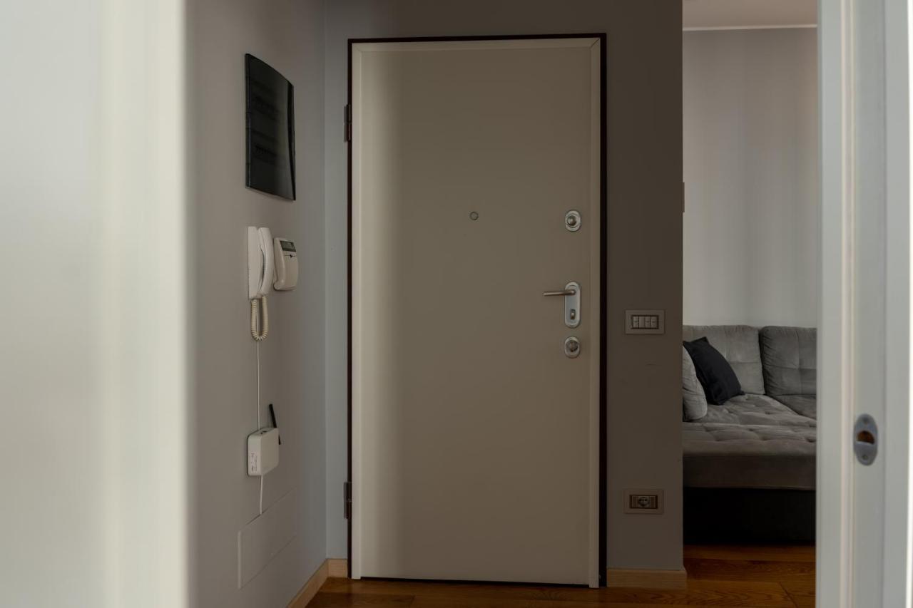 5 Min Duomo Luxury Home In Brera Design District ミラノ エクステリア 写真